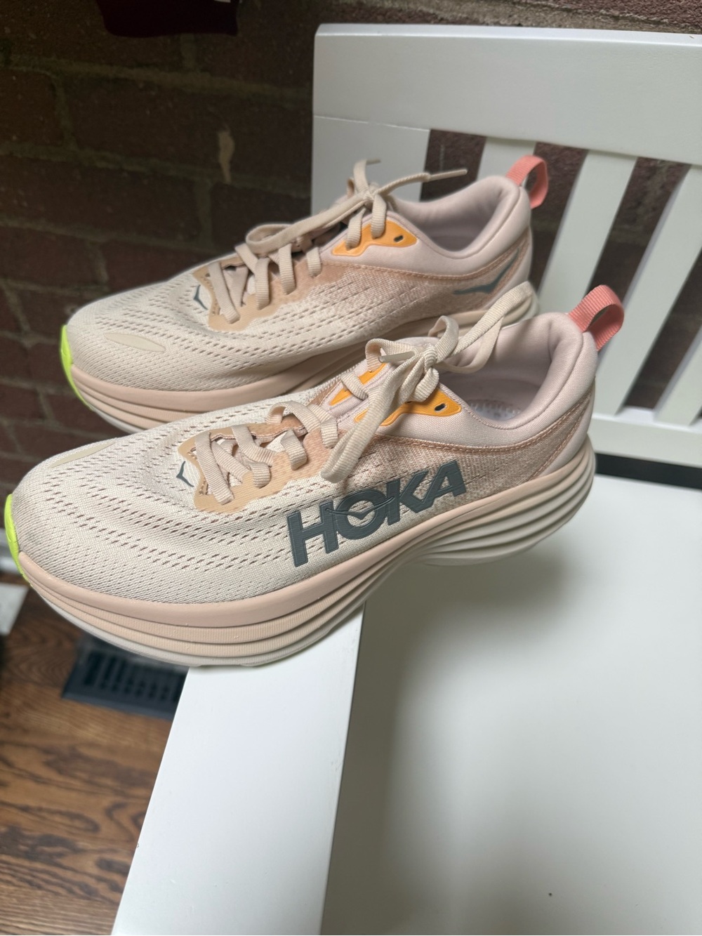 HOKA Bondi 8 Sneakers - size 6.5